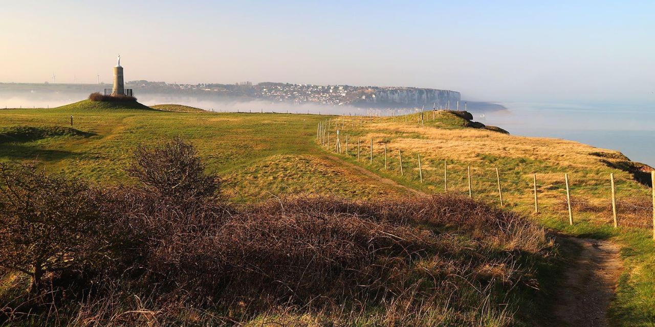 או La Verriere. Les Locations Isahora C'Est Aussi Plusieurs Appart' De Standing A 2 Pas Du Chateau D'Eu, Des Falaises Du Treport, De Mers Les Bains Et Aux Portes De La Baie De Somme מראה חיצוני תמונה