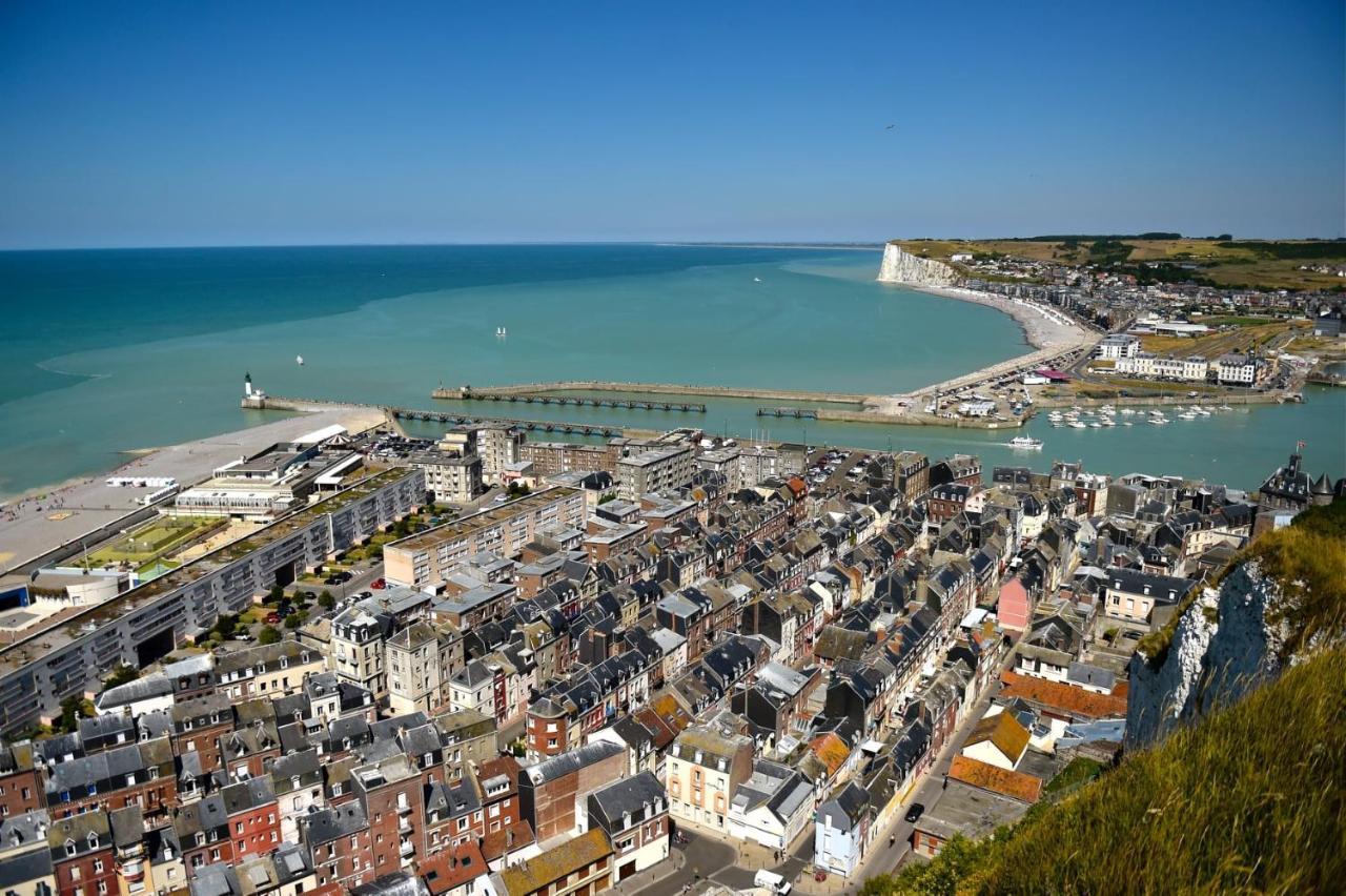 או La Verriere. Les Locations Isahora C'Est Aussi Plusieurs Appart' De Standing A 2 Pas Du Chateau D'Eu, Des Falaises Du Treport, De Mers Les Bains Et Aux Portes De La Baie De Somme מראה חיצוני תמונה