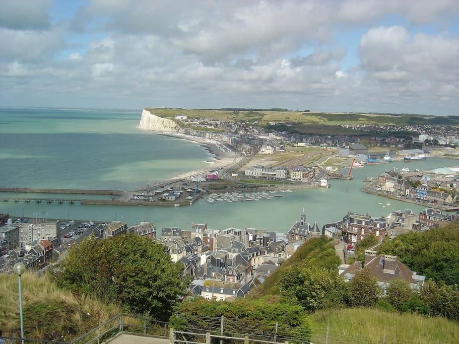 או La Verriere. Les Locations Isahora C'Est Aussi Plusieurs Appart' De Standing A 2 Pas Du Chateau D'Eu, Des Falaises Du Treport, De Mers Les Bains Et Aux Portes De La Baie De Somme מראה חיצוני תמונה